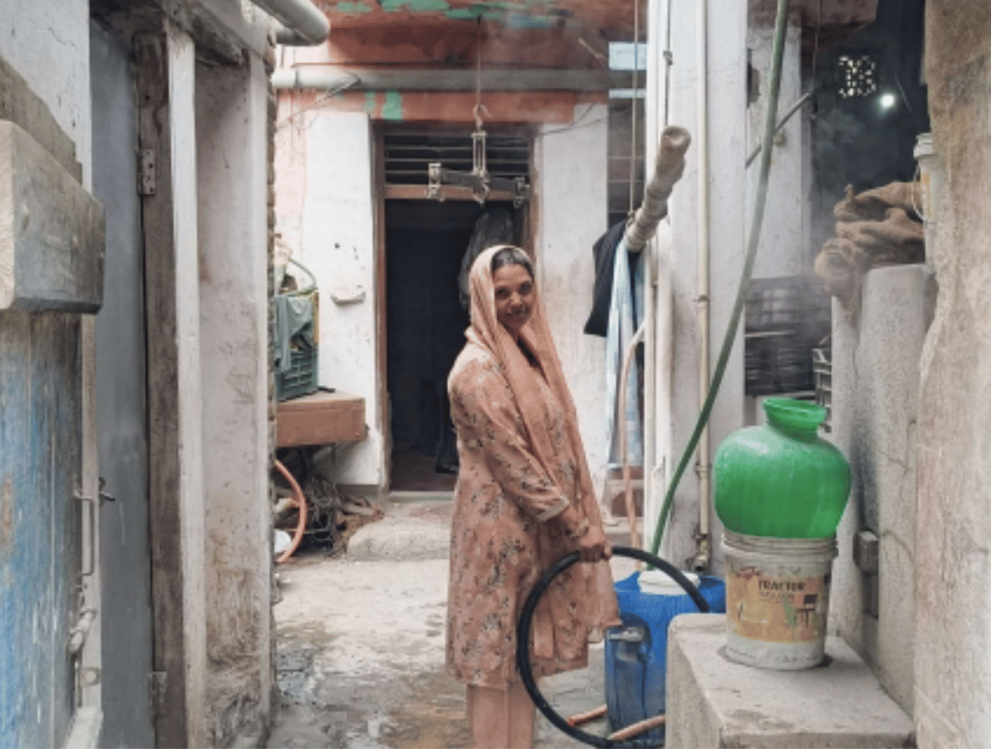 Yasmeen Bano (50) runs her factory in her small kaccha house | Sromona Mondal